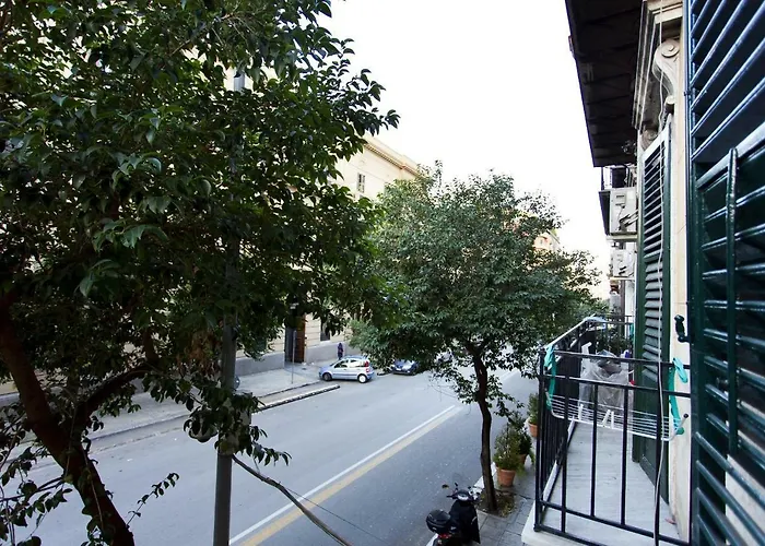 Dante Vintage Apartment